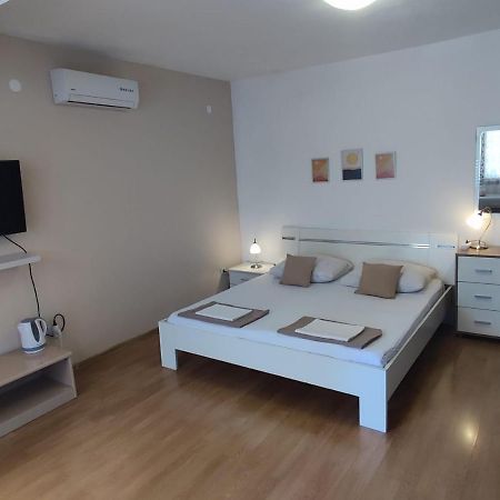 Apartmani Valentino Makarska Exterior foto