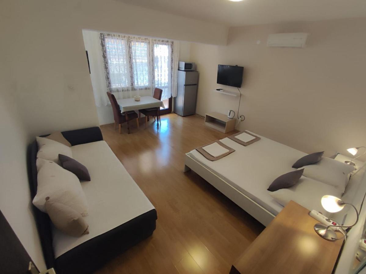 Apartmani Valentino Makarska Exterior foto