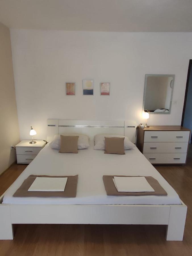 Apartmani Valentino Makarska Exterior foto